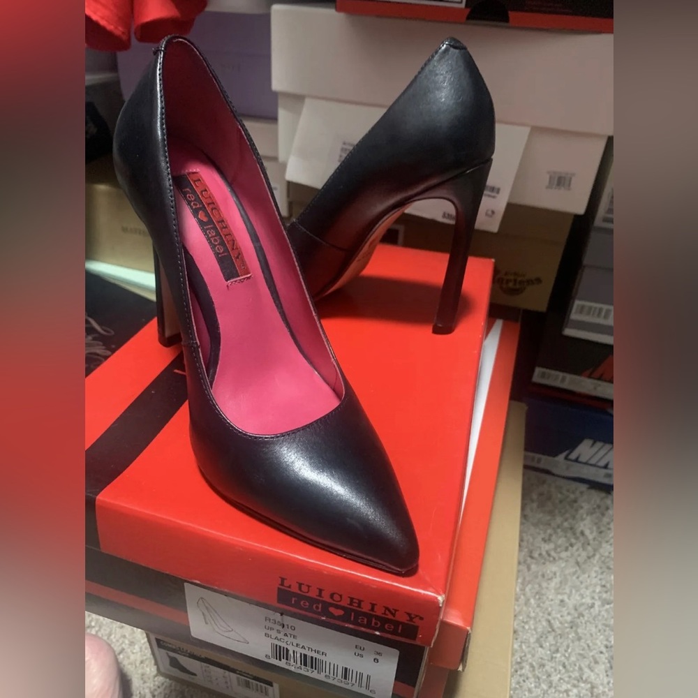 Luichiny shoes Black Pump Leather Pre-owned Size 6